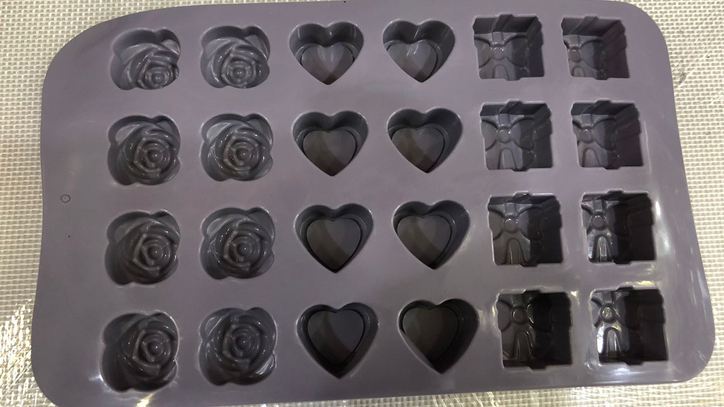 Silicone Gift Heart & Rose Chocolate Mold 24 Cavity
