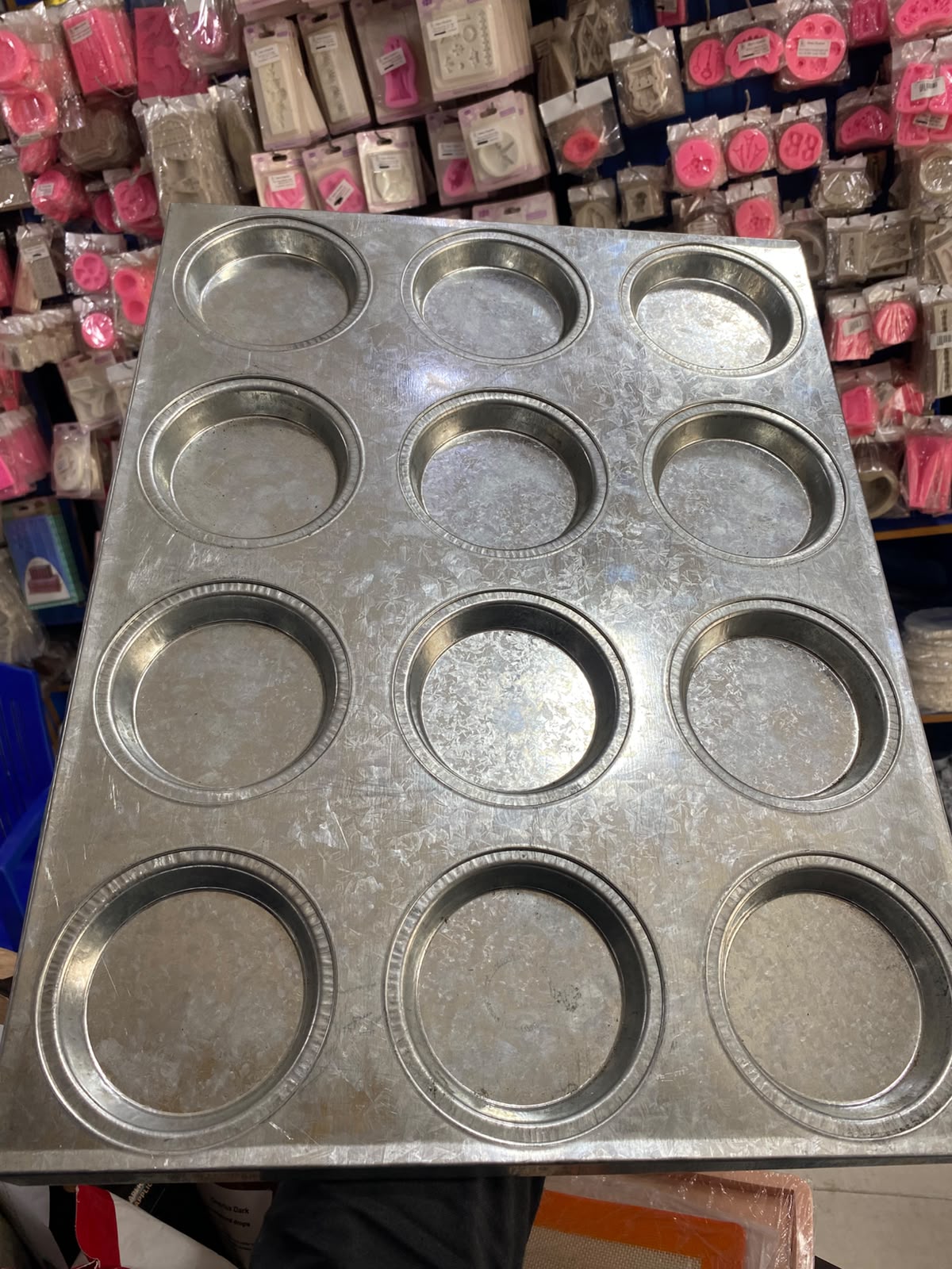 12 Cavity Buns Baking Tray 4 inches Dia