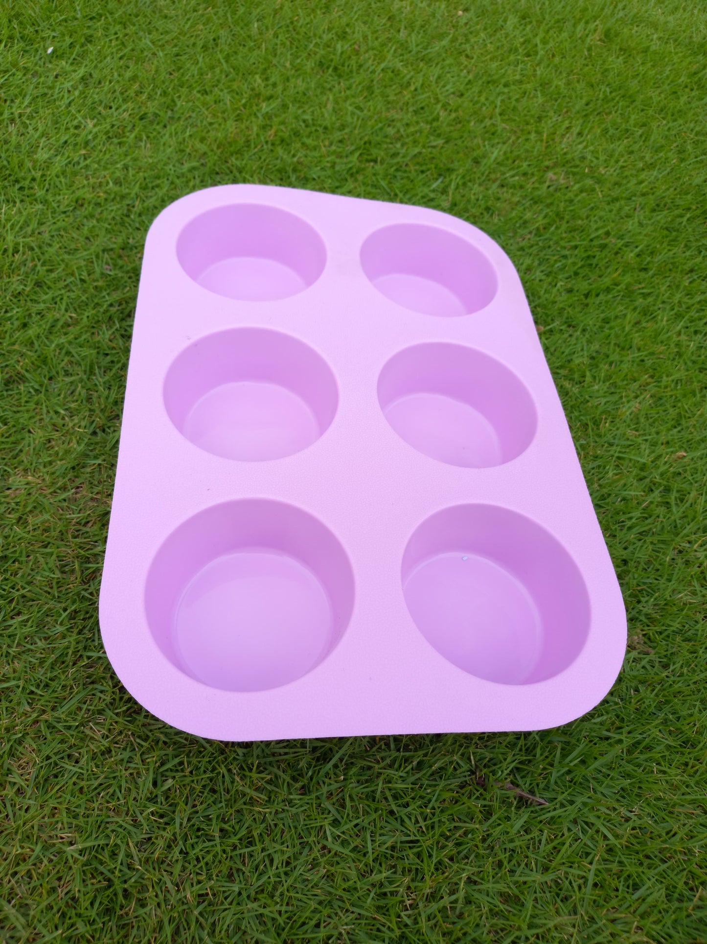 6 Cavity Silicon Cupcake Tray 2.2″ Bottom