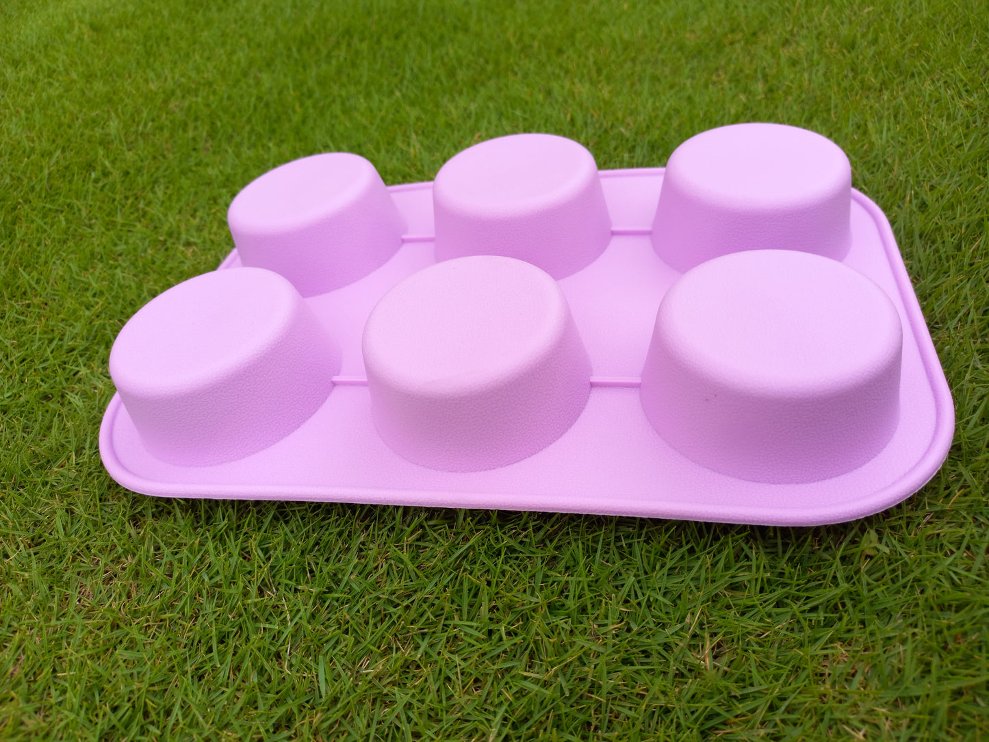 6 Cavity Silicon Cupcake Tray 2.2″ Bottom