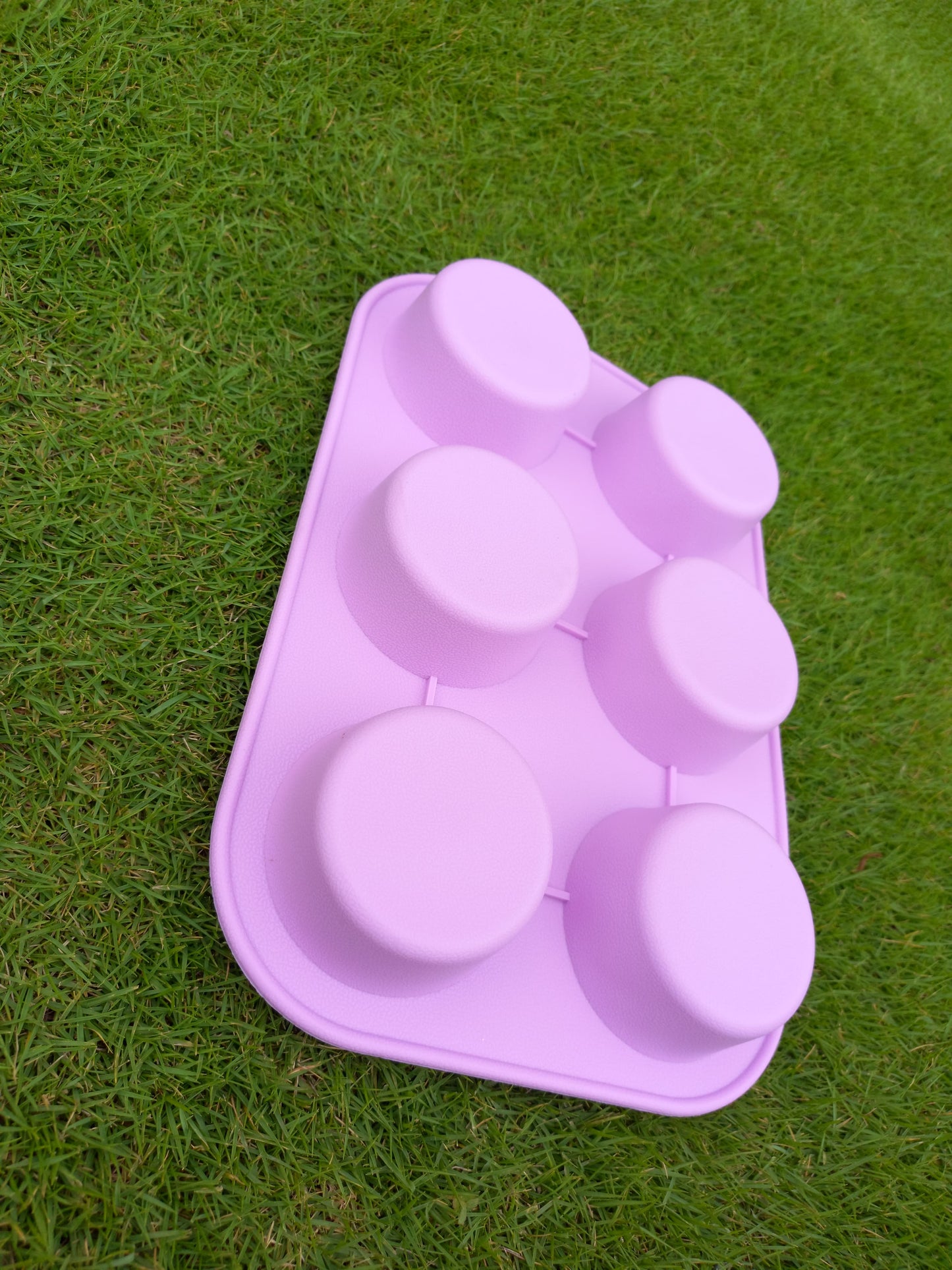 6 Cavity Silicon Cupcake Tray 2.2″ Bottom