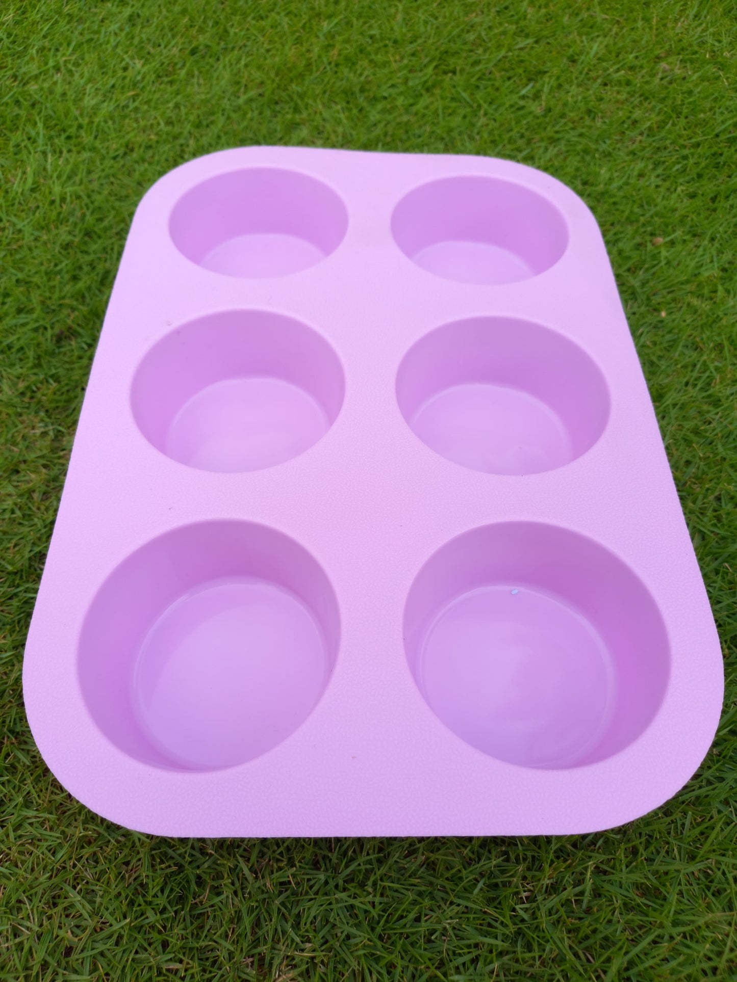 6 Cavity Silicon Cupcake Tray 2.2″ Bottom