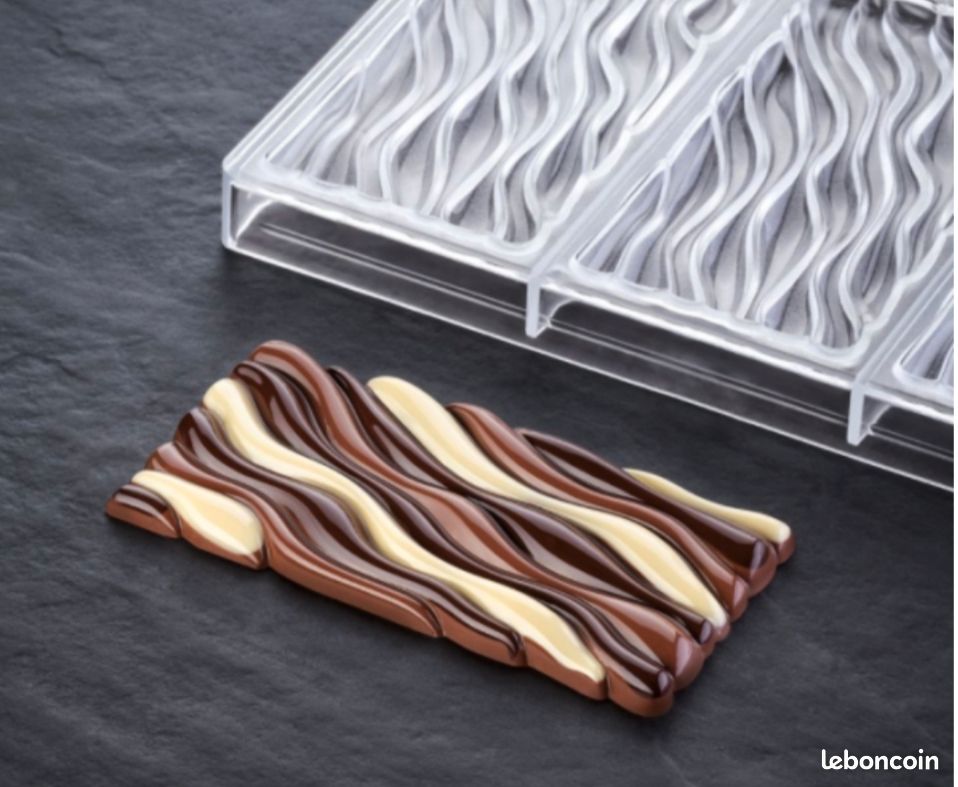 Acrylic Milky Wave Chocolate Bar Mold 3 Cavity