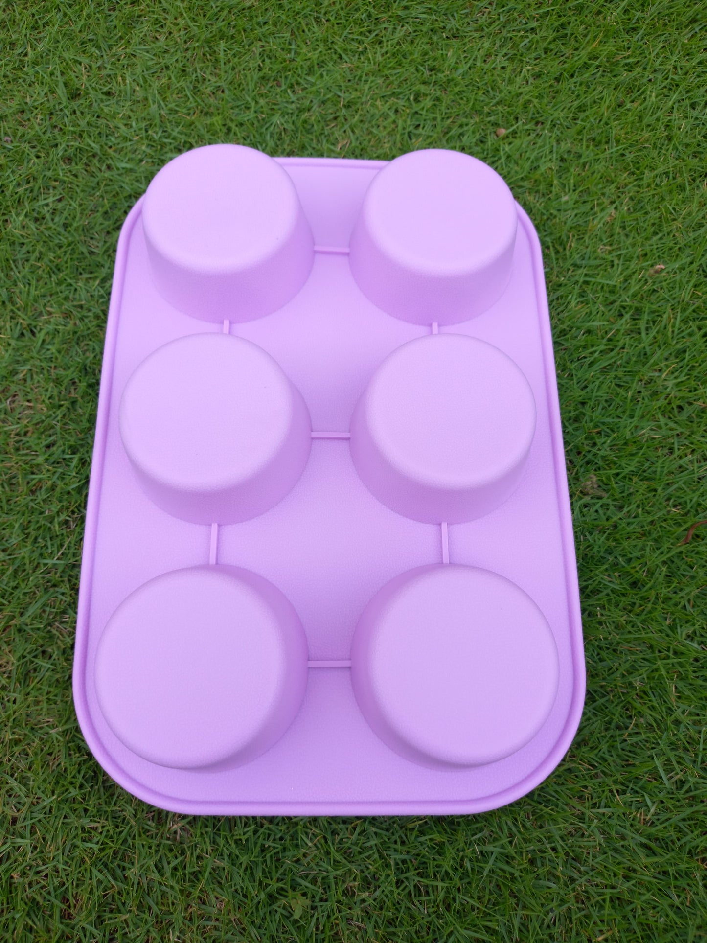 6 Cavity Silicon Cupcake Tray 2.2″ Bottom