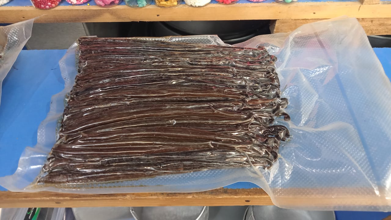 Madagascar Black Bourbon Vanilla Pods 1kg pack