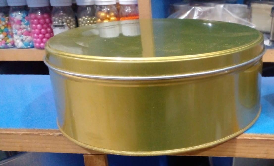 DMTC01 - Golden Round Dream Tin Cake Box size 7.5" x 2.7"