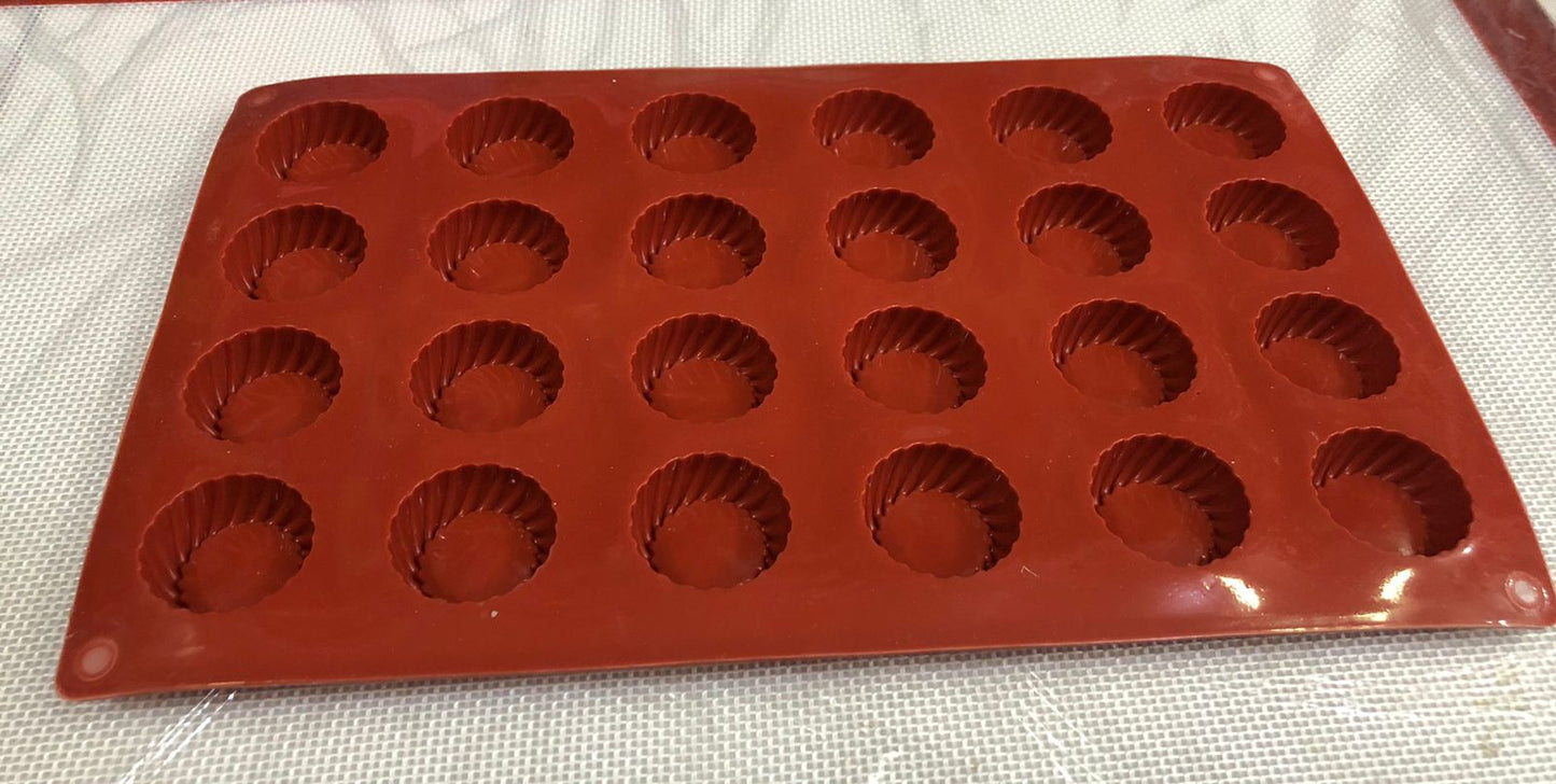 Silicone Round Swirl Tray 24 Cavity