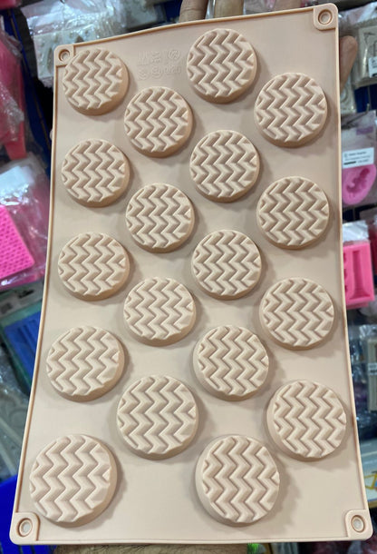 Silicon 18 Cavity Mini Wavy Disk Chocolate Mold