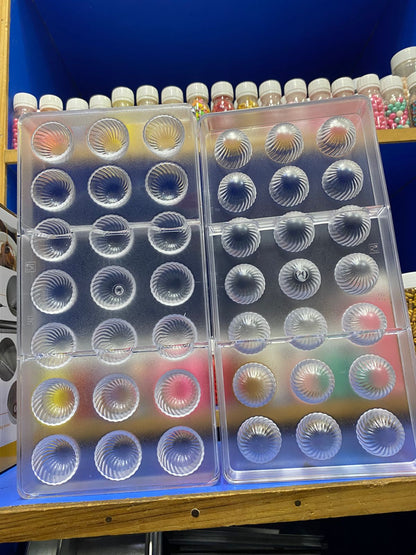 21 Cavity Octagon Round Acrylic Chocolate Mold