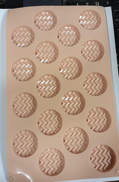 Silicon 18 Cavity Mini Wavy Disk Chocolate Mold