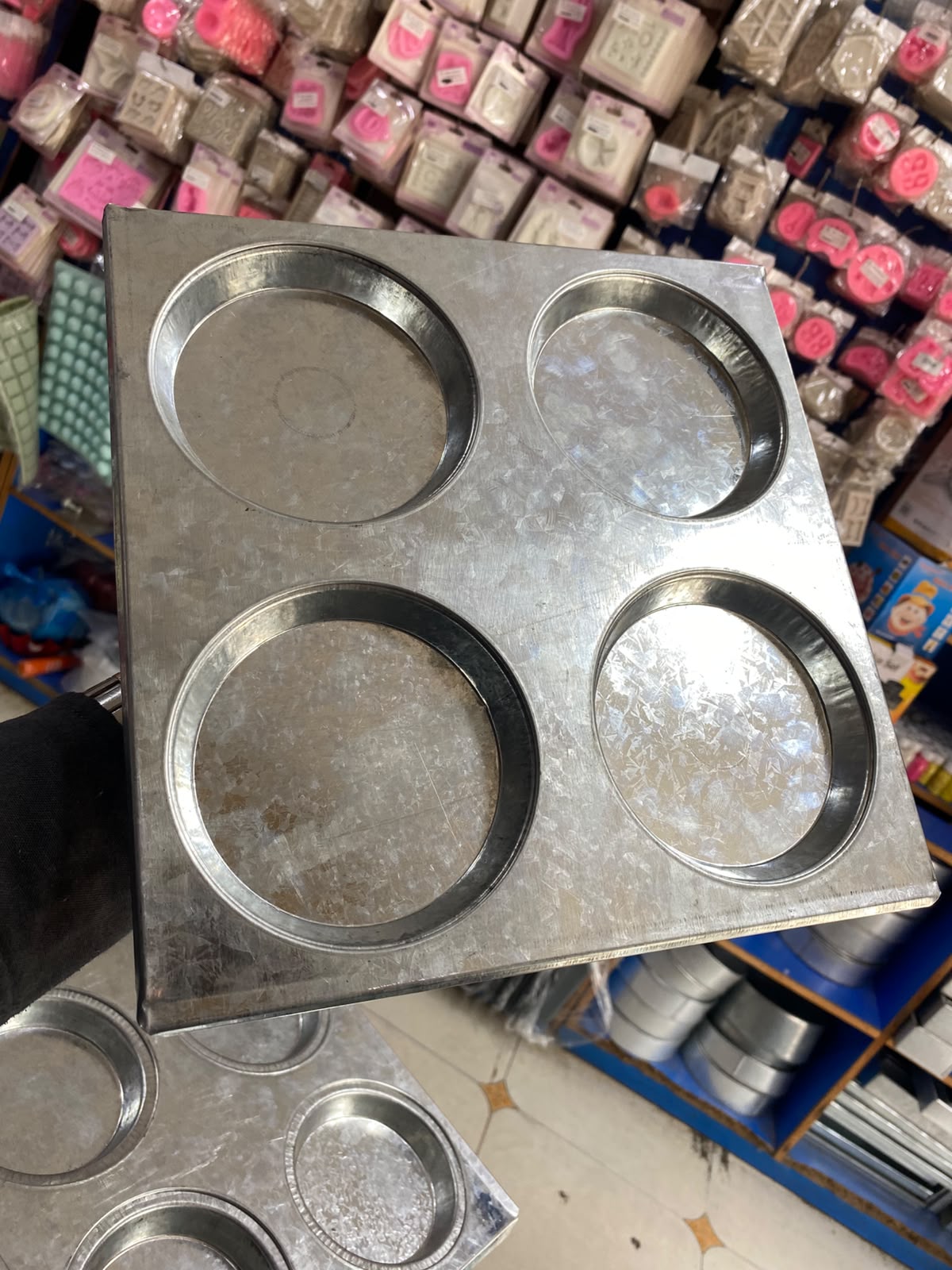 4 Cavity Buns Baking Tray 4.5 inches Dia