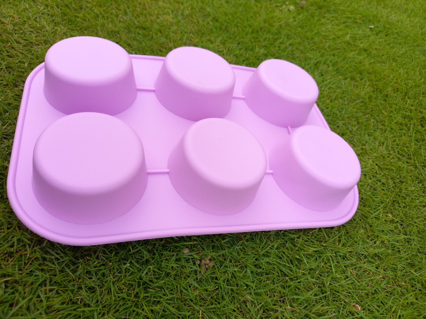 6 Cavity Silicon Cupcake Tray 2.2″ Bottom