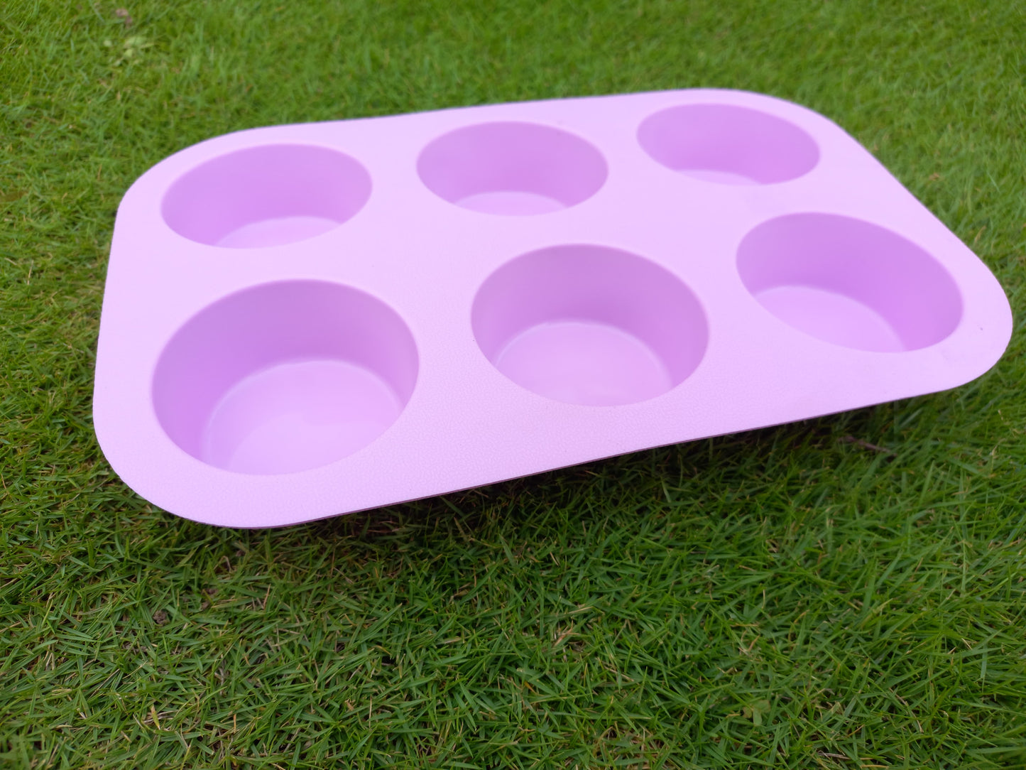 6 Cavity Silicon Cupcake Tray 2.2″ Bottom