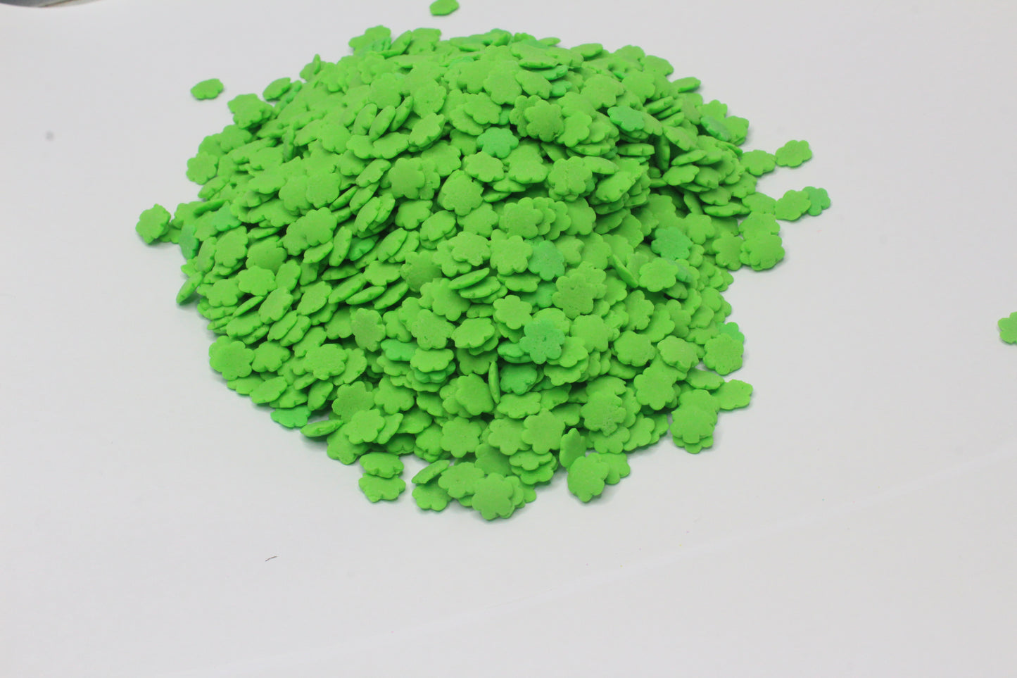 4mm Solid Green Flower Sprinkle Confetti